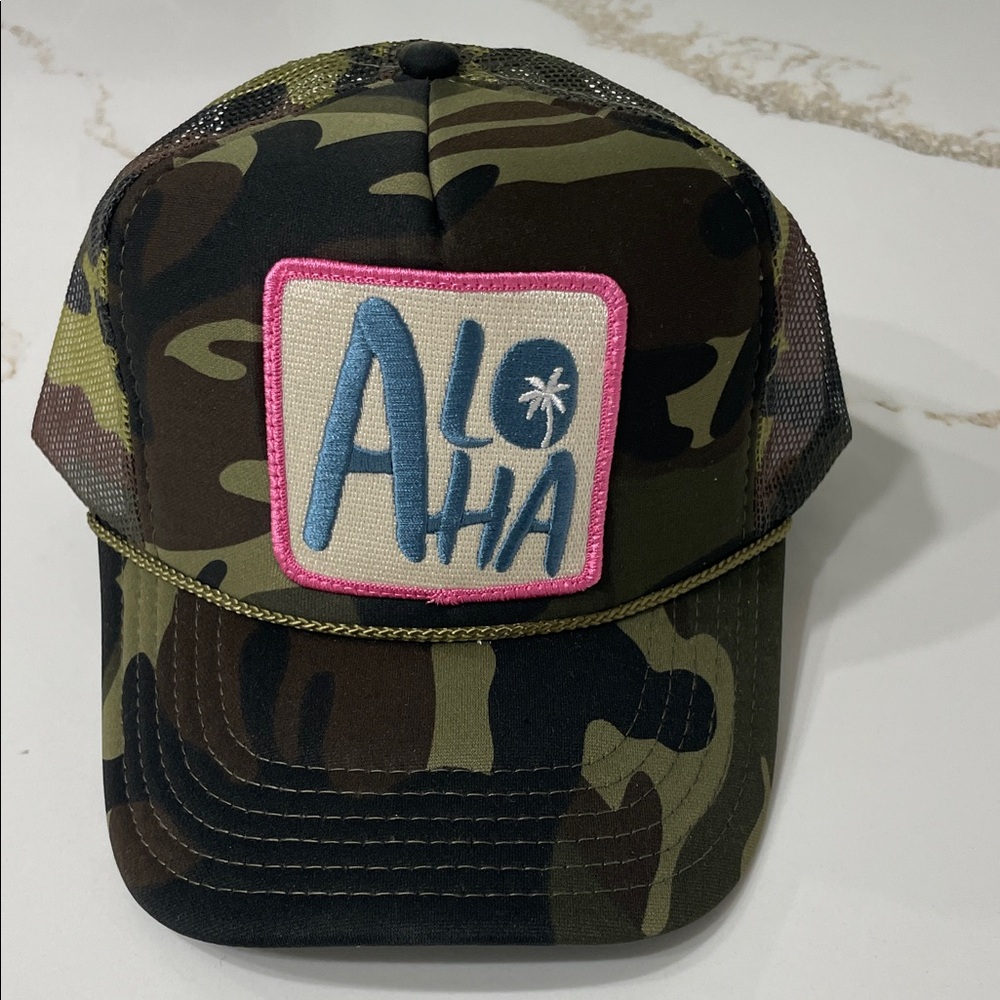 NWT Friday Feelin ALOHA Trucker Hat in Camo